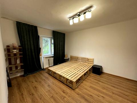 квартира за адресою Івана Карпинця вул. (), 6