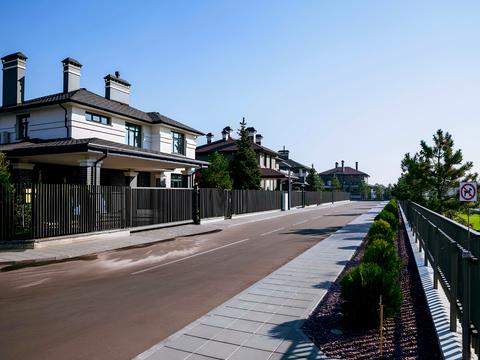 участок по адресу Золочівська