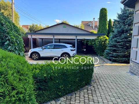 будинок за адресою с. Нові Петрівці, Монастирська вул., 13