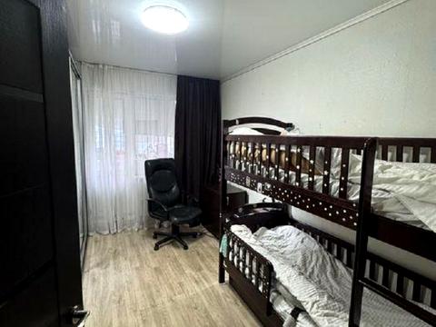 квартира за адресою Романа Шухевича просп. (Генерала Ватутіна), 10