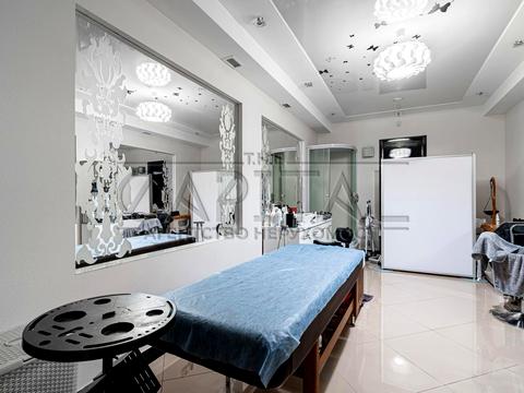 комерційна за адресою Турівська вул., 32