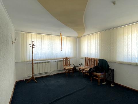 коммерческая по адресу Острог, Соборна, 2А