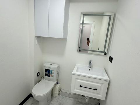 комерційна за адресою Одеса, Літературна вул., 8
