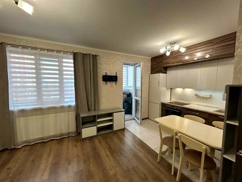 квартира за адресою Сім'ї Кульженків вул. (Петра Дегтяренка), 37