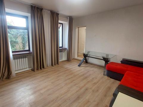 будинок за адресою Михайла Комарова вул., 7