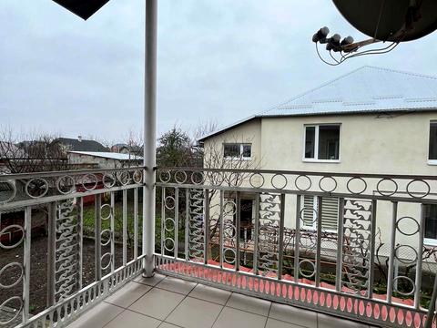 будинок за адресою Вишнева вул.