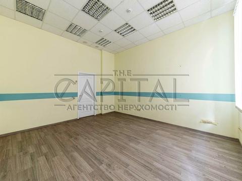 комерційна за адресою Золотоустівська вул., 2/4