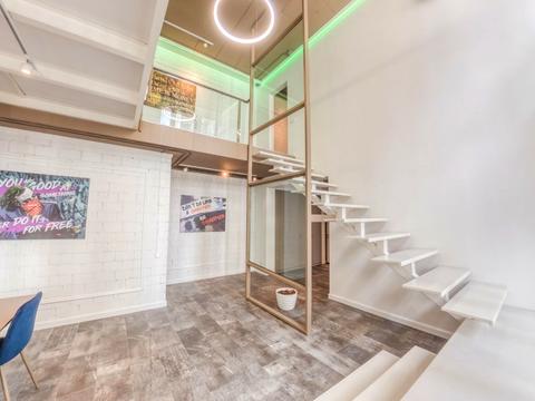 комерційна за адресою Зарічна вул., 6