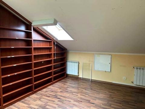комерційна за адресою Саксаганського вул., 106Б