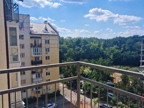 квартира за адресою Академіка Лебедєва вул., 1