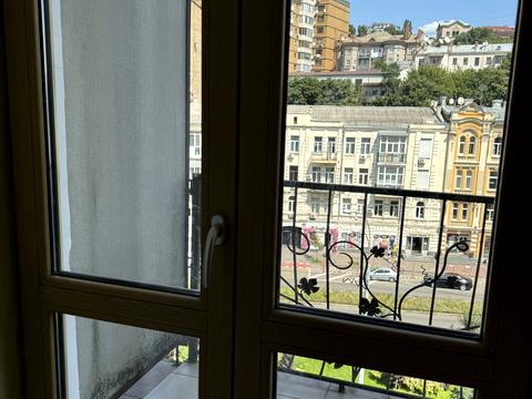 квартира за адресою Басейна вул., 12