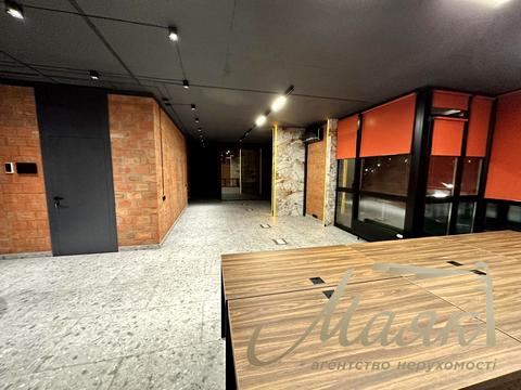 комерційна за адресою Джона Маккейна вул. (Івана Кудрі), 1