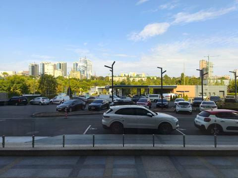 комерційна за адресою Набережна Перемоги вул., 7