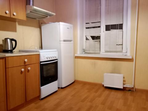 квартира за адресою Олександра Махова вул. (Жолудєва), 5