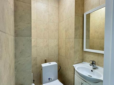 комерційна за адресою Сихівська вул., 4