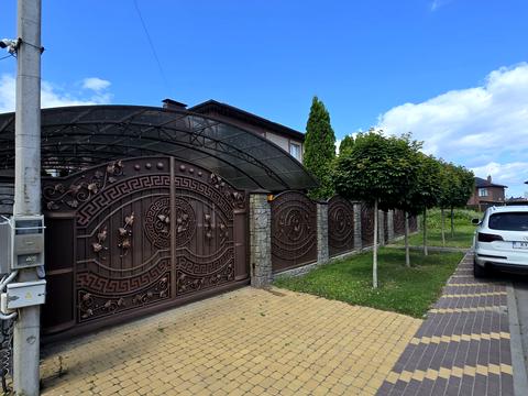 будинок за адресою Харківська вул., 4