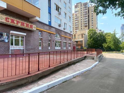 комерційна за адресою Павла Тичини просп., 16/2