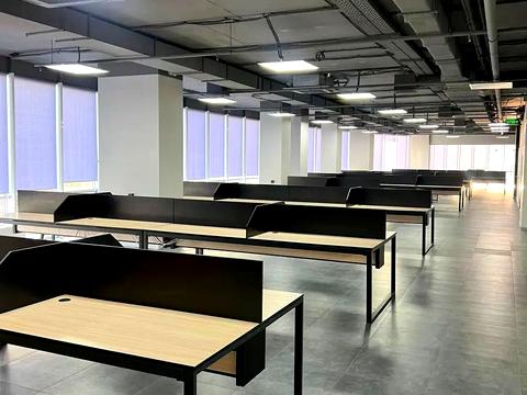 коммерческая по адресу Степана Бандеры просп. (Московський), 7
