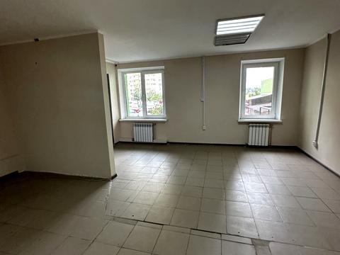 комерційна за адресою Сергія Москаленка вул. (Красовського), 49