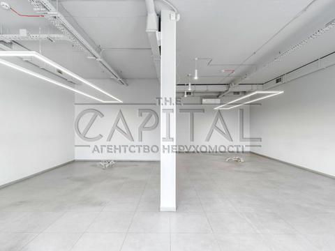 комерційна за адресою Спаська вул., 11