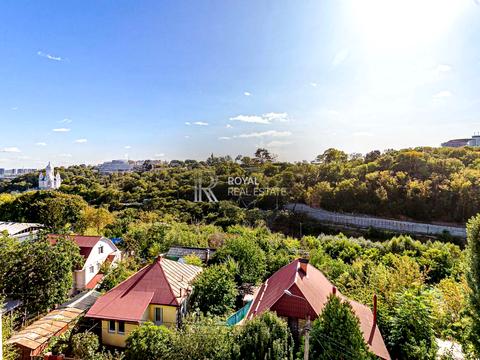 будинок за адресою вул. Редутна