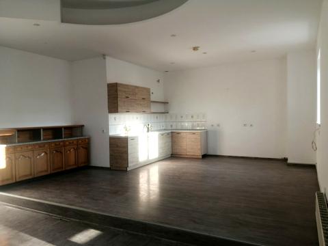 комерційна за адресою Дмитра Яворницького просп. (Карла Маркса), 67а