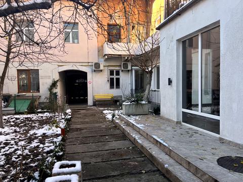 комерційна за адресою Джерельна вул., 36
