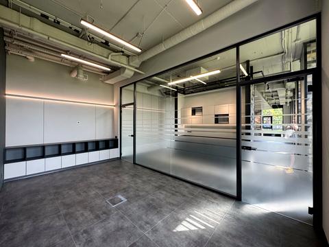 комерційна за адресою Київ, Академіка Книшова вул. (Амурська), 6