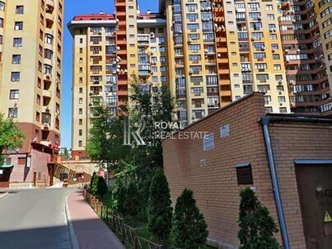 паркоместо по адресу Евгения Коновальца ул. (Щорса), 32-Б