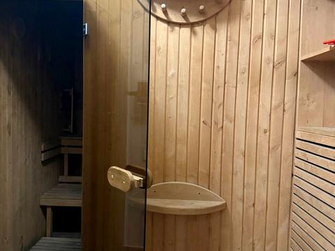 коммерческая по адресу Смелых ул., 5