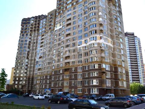 квартира за адресою Анни Ахматової вул., 30