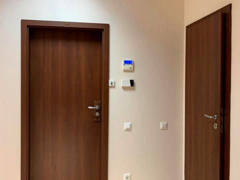 комерційна за адресою Єврейська вул., 23