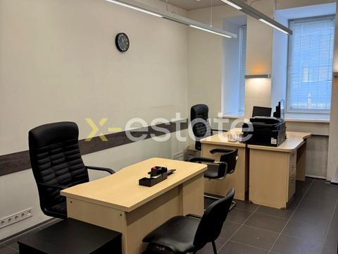 коммерческая по адресу Куликовский спуск (Революції), 9