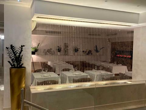 комерційна за адресою Новоселицька вул., 10