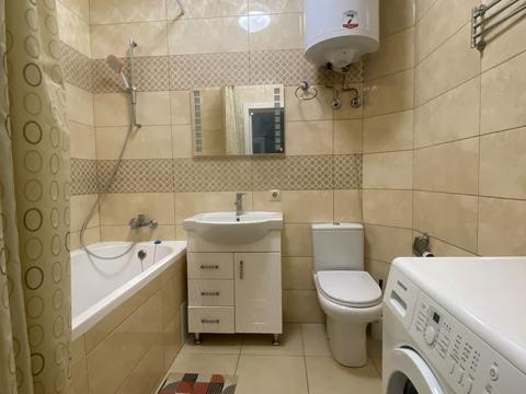 квартира за адресою Захисників Вітчизни, 12