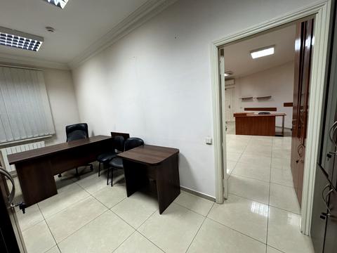 комерційна за адресою Кирилівська вул. (Фрунзе), 1-3