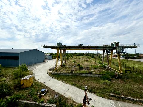 комерційна за адресою Центральна вул., 28