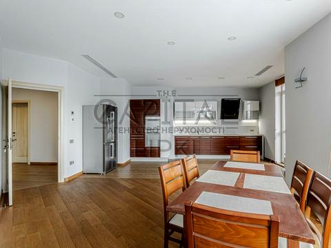 квартира за адресою Андрія Верхогляда вул. (Михайла Драгомирова), 5