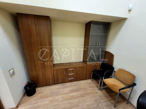 комерційна за адресою Микільсько-Слобідська вул., 2-Б