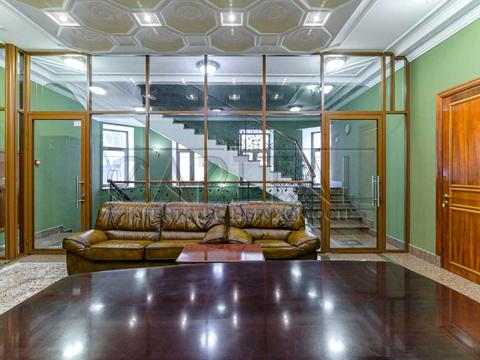 комерційна за адресою Липська вул., 10