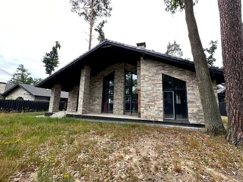 будинок за адресою Євгена Коновальця вул., 49