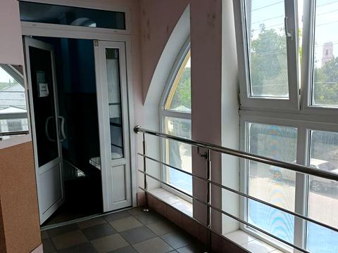 комерційна за адресою Монастирська, 28