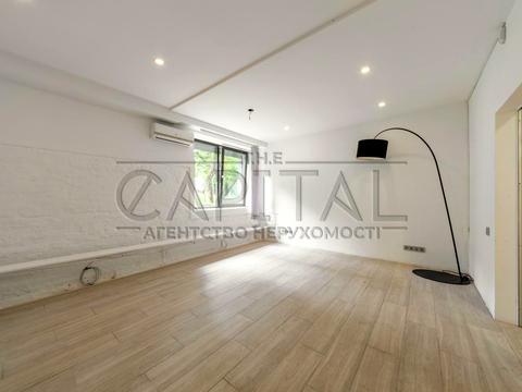 комерційна за адресою Джона Маккейна вул. (Івана Кудрі), 7-А