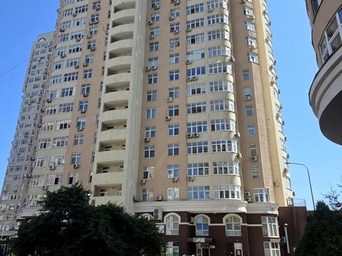 комерційна за адресою Драгоманова вул., 40-Ж