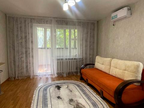 квартира за адресою Євгена Чикаленка вул., 56/2