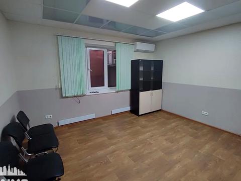 комерційна за адресою Героїв Крут вул. (Червоних Курсантів), 4в