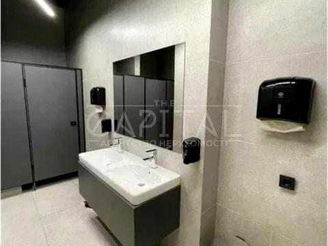 комерційна за адресою Жилянська вул., 118