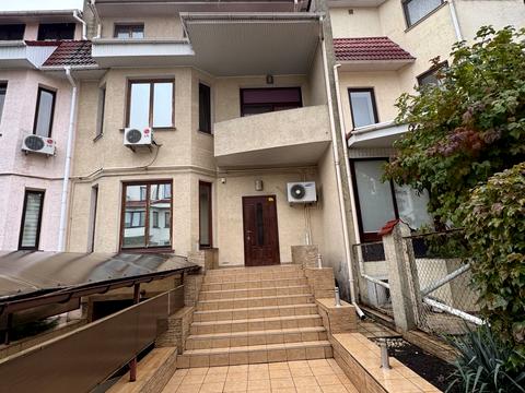 будинок за адресою Педагогічна вул., 25