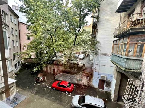 квартира за адресою Київ, Микільсько-Ботанічна вул., 2/14