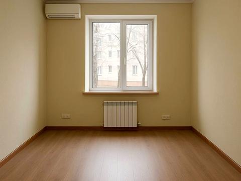 комерційна за адресою Круглоуніверситетська вул., 17